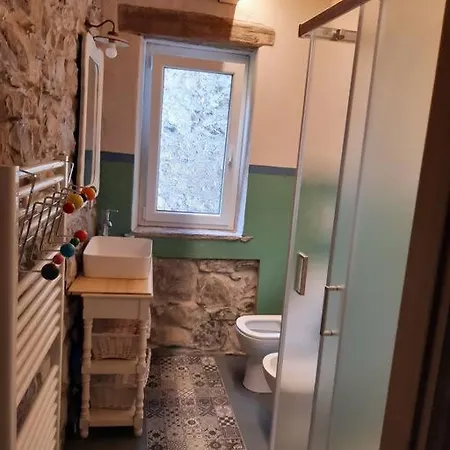 Gaudi - Overlooking Como, Near Bellagio レッツェノ