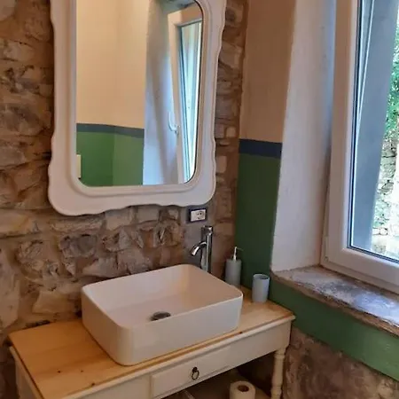 Gaudi - Overlooking Como, Near Bellagio アパート レッツェノ