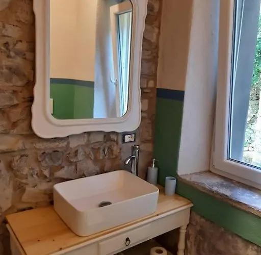 Gaudi - Overlooking Como, Near Bellagio דירה לצנו