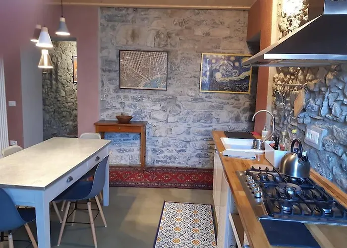 Gaudi - Overlooking Como, Near Bellagio * לצנו