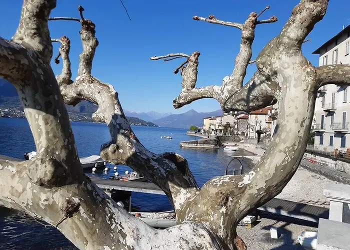 Gaudi - Overlooking Como, Near Bellagio דירה