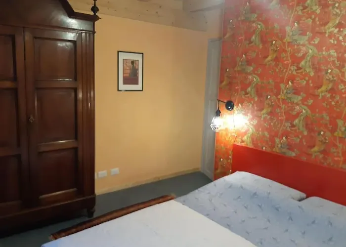 Gaudi - Overlooking Como, Near Bellagio דירה