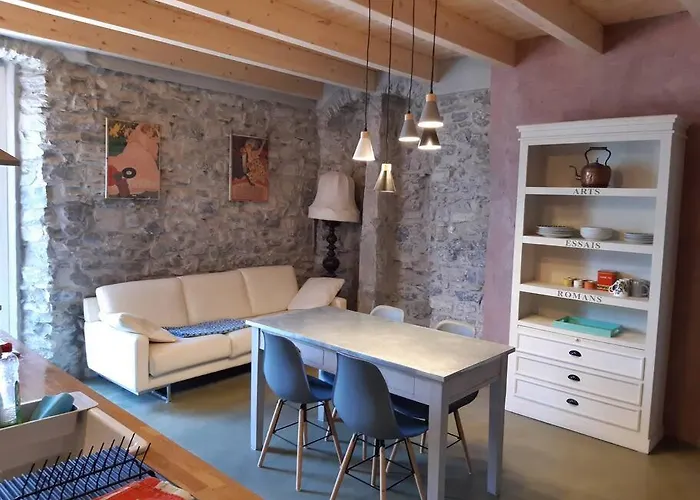 Gaudi - Overlooking Como, Near Bellagio דירה *