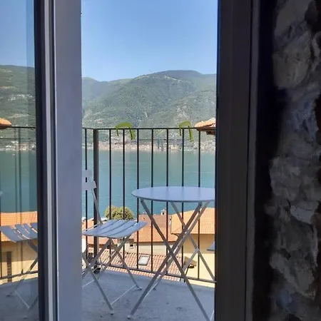 Apartment Gaudi - Overlooking Como, Near Bellagio Lezzeno